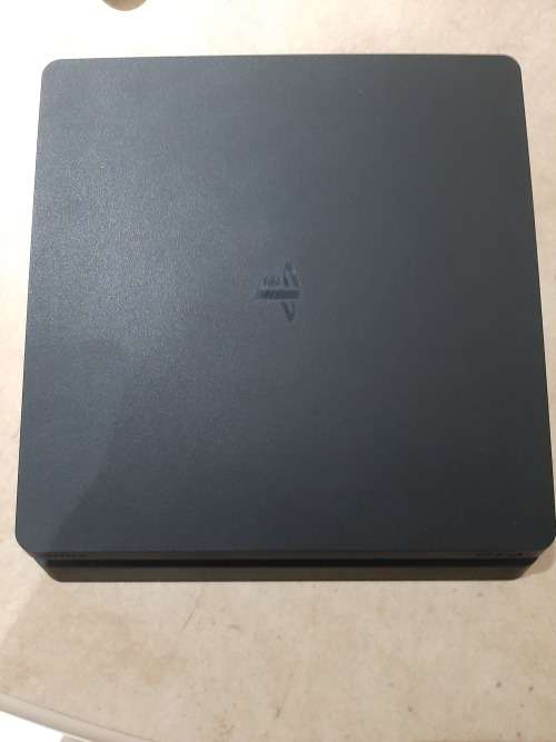 PS4 CONSOLE BUNDLE
