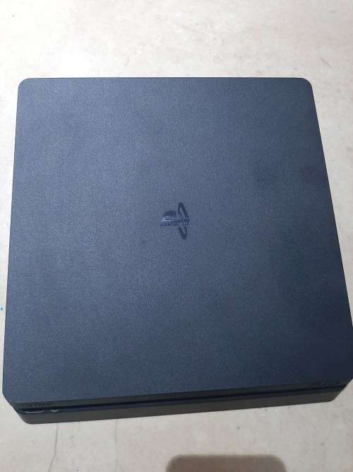 PS4 CONSOLE 500GIG