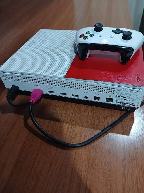 XBOX ONE S (ALL DIGITAL)  1TB
