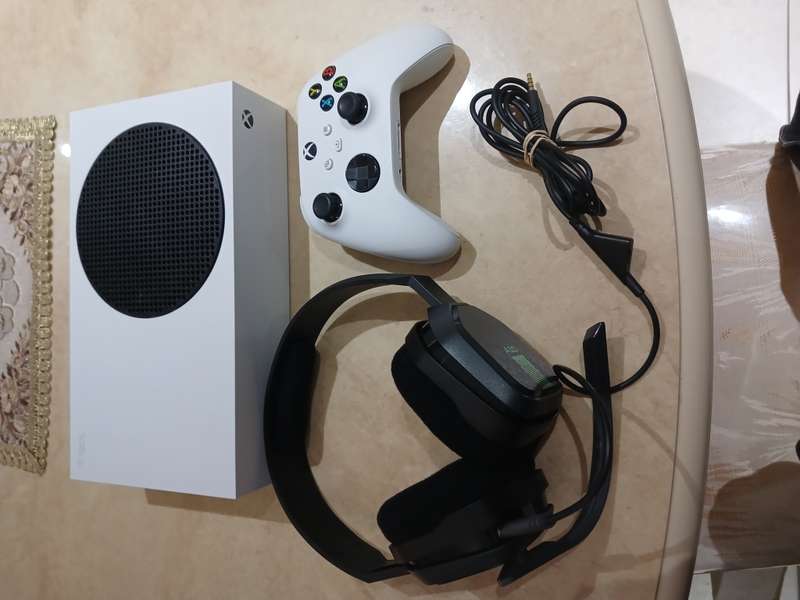 Xbox series s console