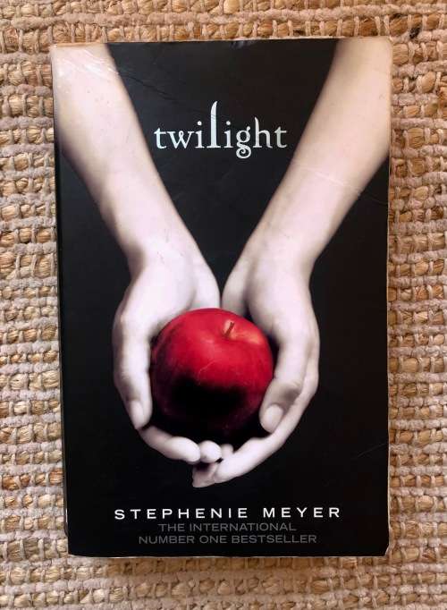 Twilight - The Twilight Saga by Stephenie Meyer