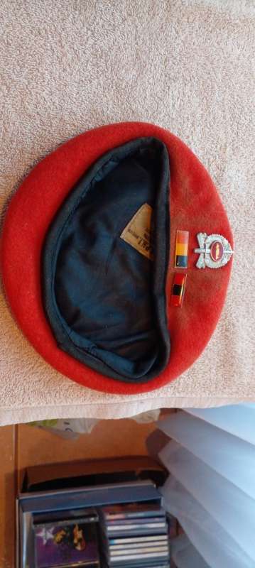 SA ARMY MILITARY POLICE BERET.OLD AND NEW BERET FLASH BALKIES.