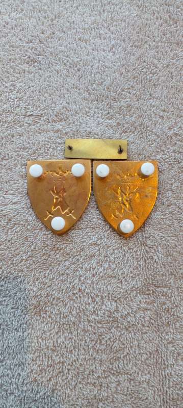 SA ARMY OFS. COMMAND SHOULDER  -AND BERET FLASHES..