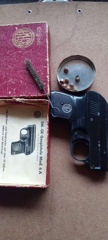 X-RARE 1940`S EM-GE GASPISTOLE MOD.6A. COMPLETE WITH 7 MAGAZINE ROUNDS.SEE DESC.