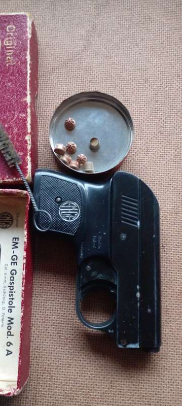 X-RARE 1940`S EM-GE GASPISTOLE MOD.6A. COMPLETE WITH 7 MAGAZINE ROUNDS.SEE DESC.