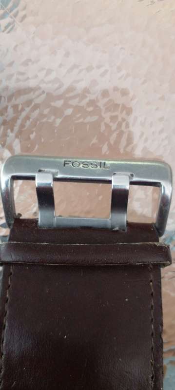 TOMATO WATCH FITTED WITH FOSSIL LEATHER STRAP. FULLY WORKING AND IN GREAT CONDITION.