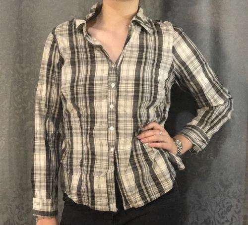 Cowgirl style collared shirt Size 14 (Bottom button is missing)