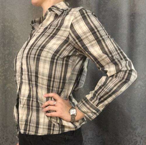 Cowgirl style collared shirt Size 14 (Bottom button is missing)
