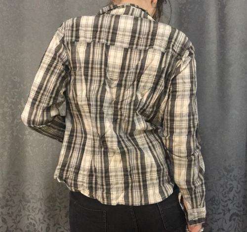 Cowgirl style collared shirt Size 14 (Bottom button is missing)