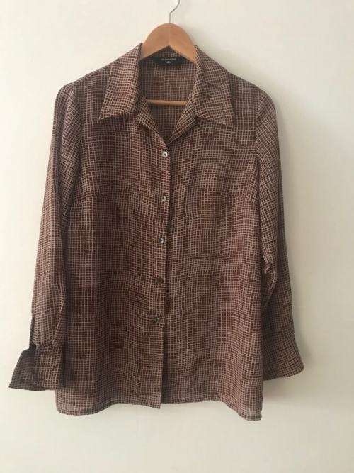 Pattern brown button up top SIZE 34