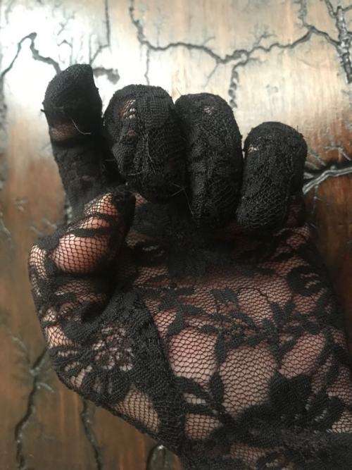 Black lace gloves (Size small)