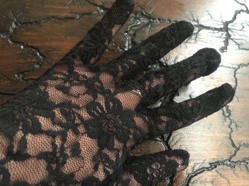 Black lace gloves (Size small)