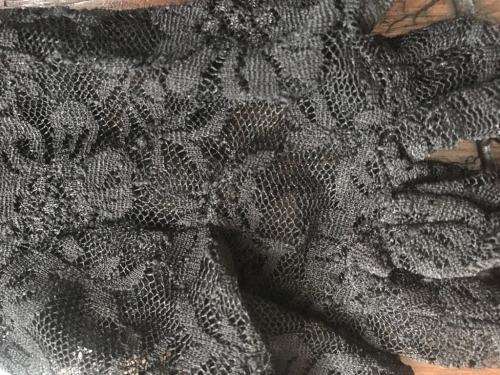 Black lace gloves (Size small)