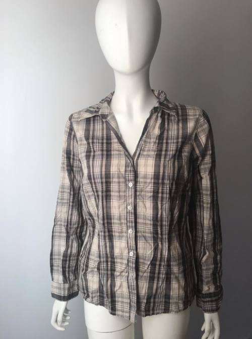 Cowgirl style collared shirt Size 14 (Bottom button is missing)