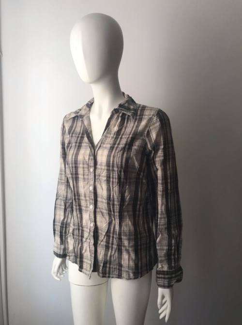 Cowgirl style collared shirt Size 14 (Bottom button is missing)