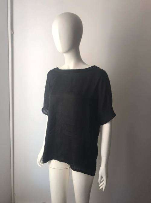 Silky black top size 36