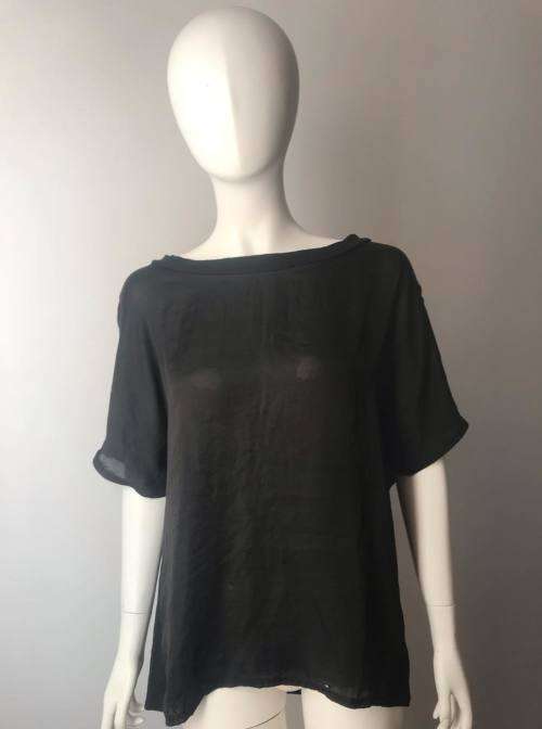 Silky black top size 36