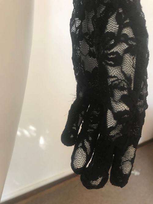 Black lace gloves (Size small)
