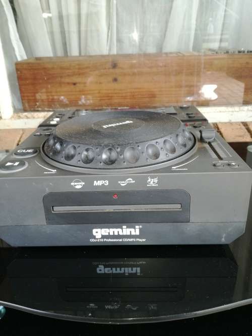 Gemini CDJ 210
