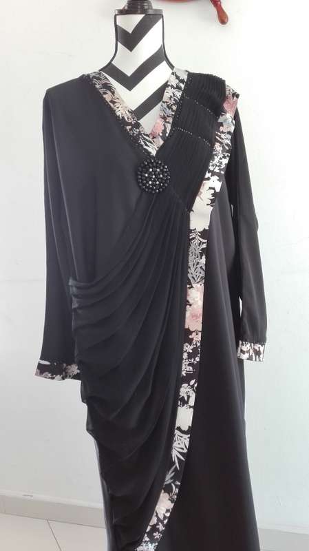 From Makkah Azizia - One of a Kind  Designer Abaya / Cloak X Large Size 56 / 58 Like Brand New