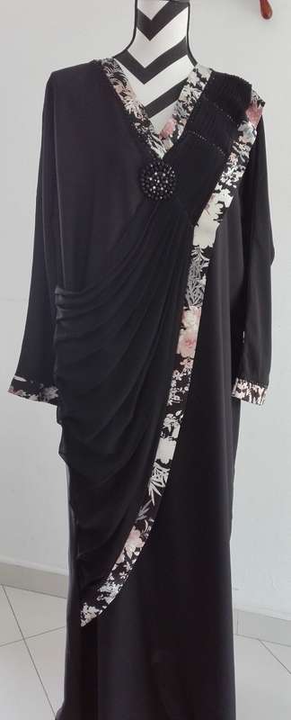 From Makkah Azizia - One of a Kind  Designer Abaya / Cloak X Large Size 56 / 58 Like Brand New