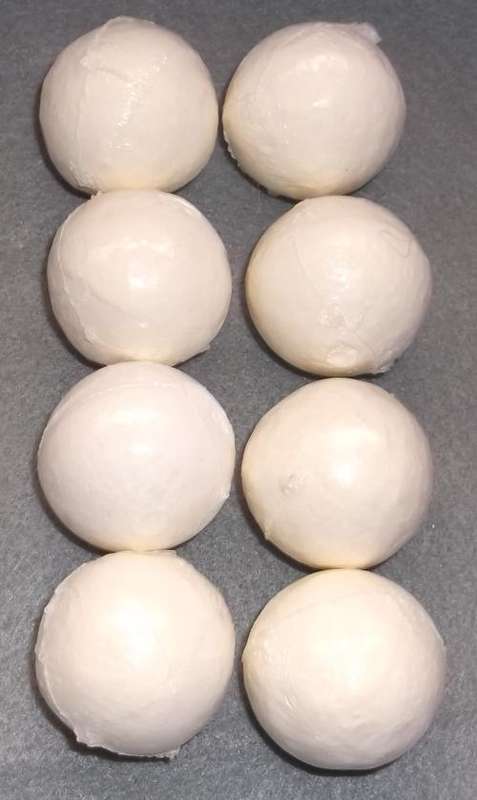 8 DIVINE-SMELLING BATH FIZZ-BALLS