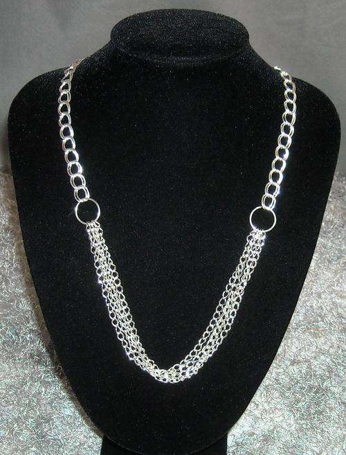 DE LUXE SILVER-PLATED CHAIN NECKLACE