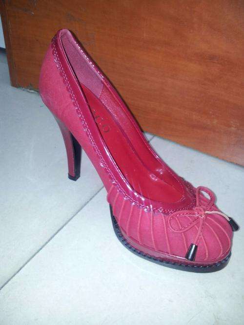 JADA RED HEELS TOE