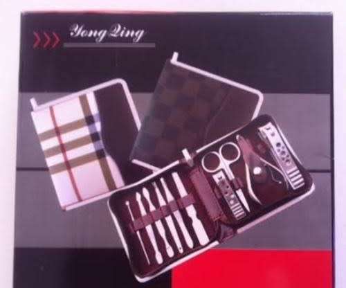 MANICURE SET