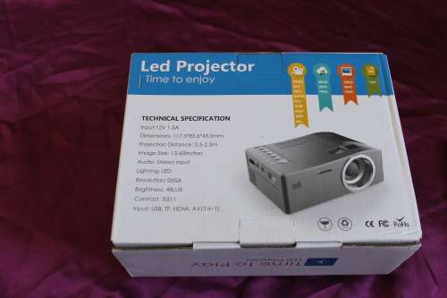 HD LED Multimedia Projector & Home Theater Cinema & Remote