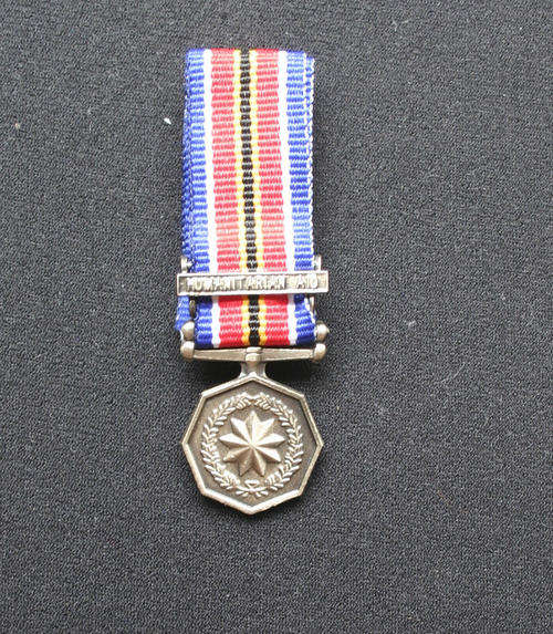 *RARE* Miniature medal â Tshumelo Ikatelaho â General Service Medal with HUMANITARIAN AID bar