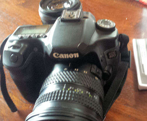 Canon D40 camera wirh 18 - 55mm Canon lens