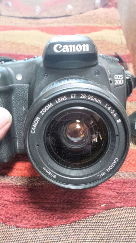 Canon EOS 20D camera with Canon 28 - 90 mm zoom lens in good working condition