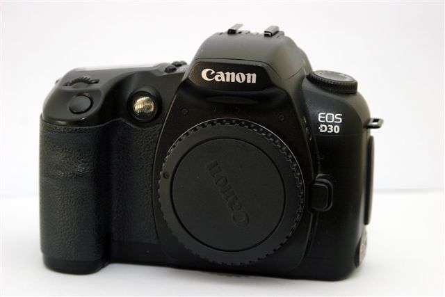 Canon D30 Slr Body in great condition