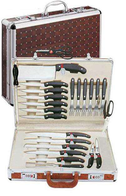 DELUXE 24 PCS KNIFE SET, IN A CASE