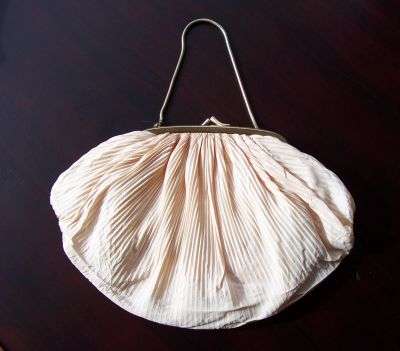 Vintage Handbag ~ Pinkish