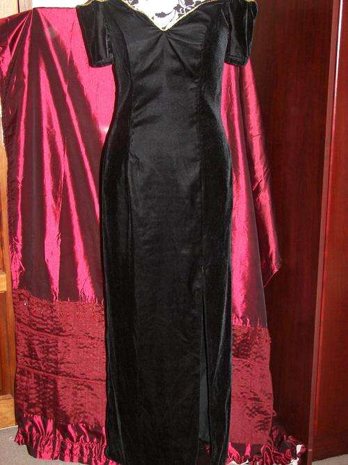 VINTAGE BLACK VELVET FORMAL LONG/MAXI LINED DRESS SIZE 34 TRUWORTHS