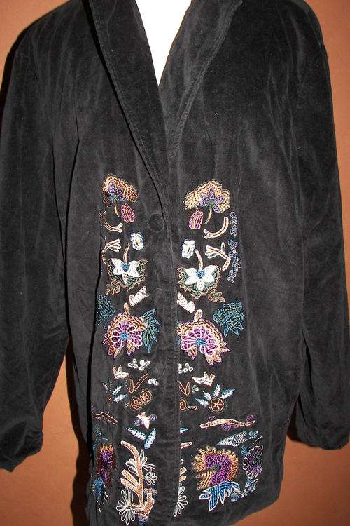 WINTER SALE-VINTAGE BLACK HEAVILY EMBROIDERED PURE VELVET LINED DESIGNER JACKET/BLAZER  SIZE 40/42