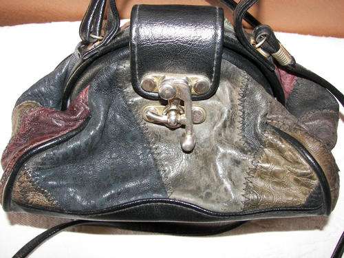 VINTAGE PATCH MULTICOLOUR LEATHER HANDBAG WITH INTERESTING CLASP(MINT CONDITION)