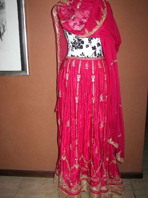VINTAGE RED THICK POLYSILK HEAVILY EMBROIDERED LINED LONG SKIRT WITH SHAWL TO MATCH