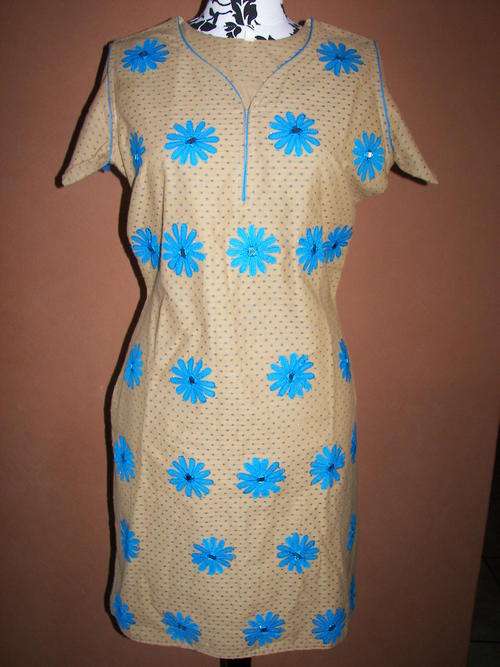 VINTAGE BEIGE/BLUE FLORAL/POLKA DOT EMBOSSED EMBROIDERED SHORT DRESS WITH SEQUIN DETAIL(AS NEW)