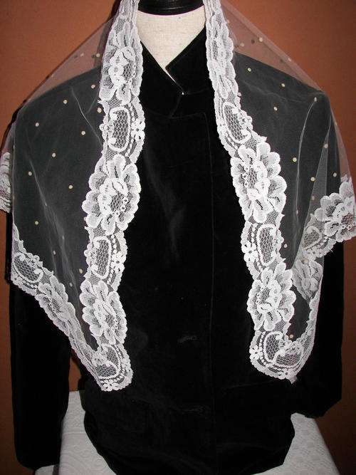 CATHOLIC LACE VEIL (MINT CONDITION)