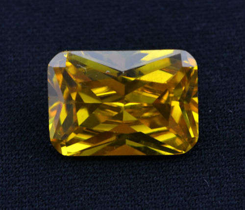 11.600 CT,NATURAL,RECTANGLE SHAPE,GOLDEN YELLOW COLOR ZIRCON GEM,14 X 10 mm