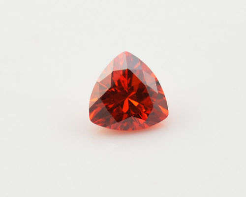 5.700 CT,NATURAL,FAT TRIANGLE SHAPE,RED COLOR ZIRCON GEM,10 x 10 mm