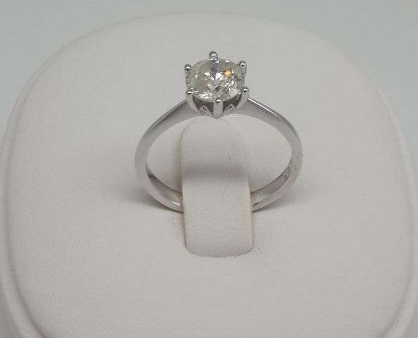 1.07ct DIAMOND - FLOWER DESIGN SOLITAIRE ENGAGEMENT RING IN WHITE GOLD ** R36,995 **