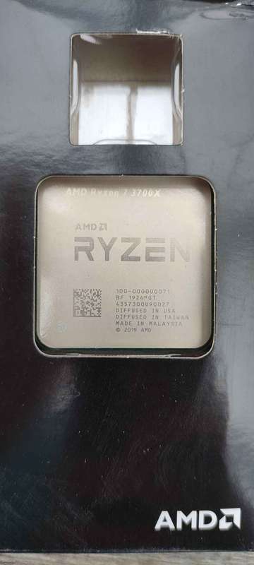 AMD Ryzen 7 3700X + AMD Wraith Prism RGB LED Cooler