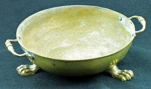 VINTAGE ROUND BRASS BOWL WITH 'LION' CLAWS ON WHICH TO BOWL STANDS. IT IS A VERY NICE ITEM