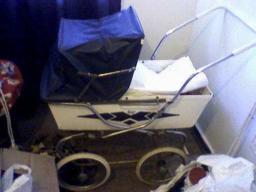 ANTIQUE TYPE PRAM