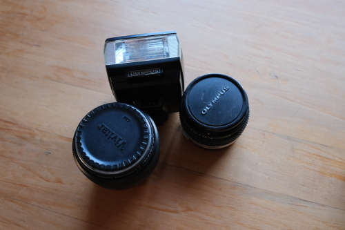 Olympus 50mm f1.8, Vivitar 2x extender + Olympus flash