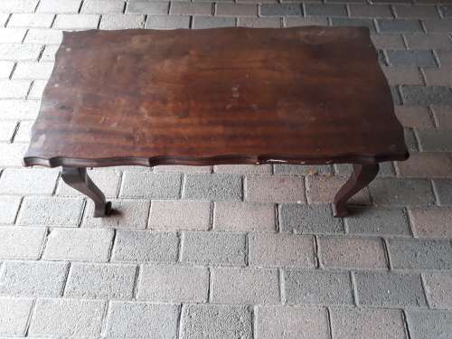 LOVELY ANTIQUE BALL AND CLAW IMBUIA COFFEE TABLE